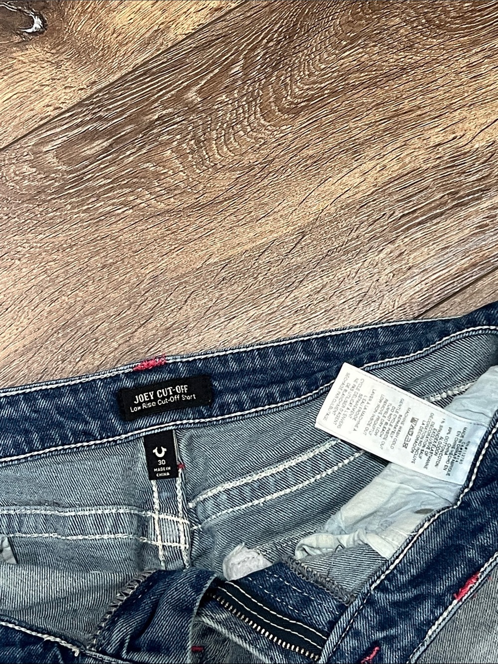 True Religion Joey Cut-Off Low Rise Frayed Denim Shorts W/ Pink Stitching - Picture 8 of 9